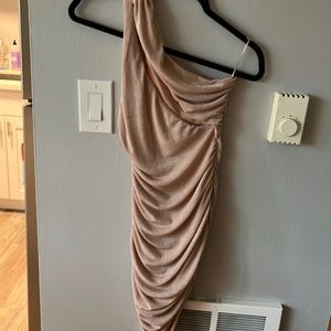 Super down one shoulder dress
